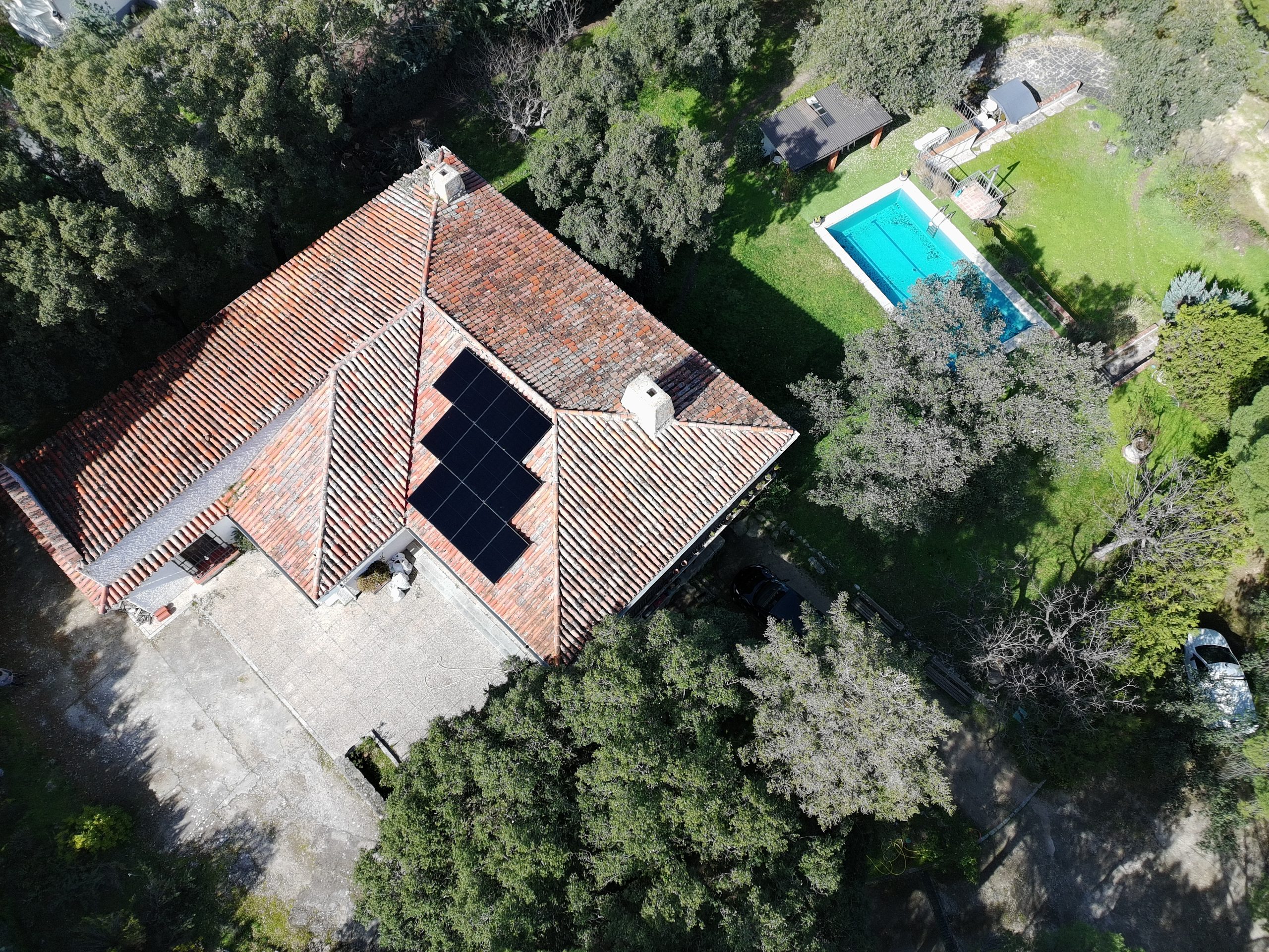 Autoconsumo solar residencial de 5,7 kWp con BESS